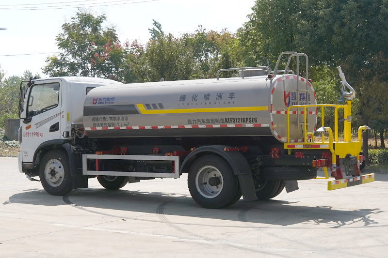 东风华神T3洒水车（12方）（选装30~40米雾炮）